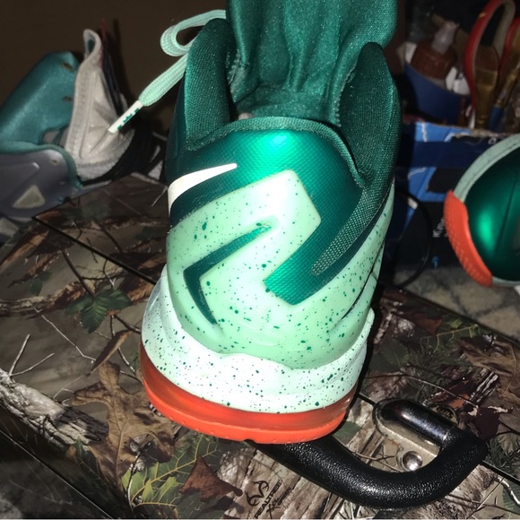 LEBRON 11 low size 9.5 great shape - Picture 8 of 8